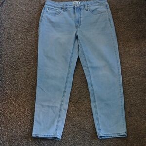 Seven7 Light Denim Straight Cut Mid Rise Jeans Size 10